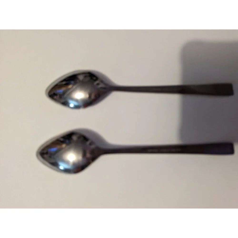 VTG CARLYLE Hong Kong stainless cameo pattern lot 2‎ teaspoons replacement